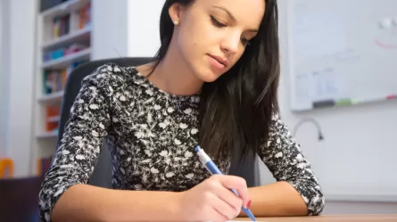 teen filling out job application