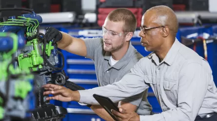 on-the-job training student and instructor