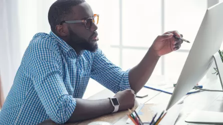 employer looking at labor market data online