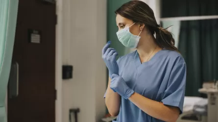 nurse wearing mask