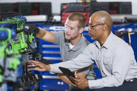on-the-job training student and instructor