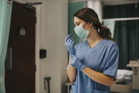 nurse wearing mask