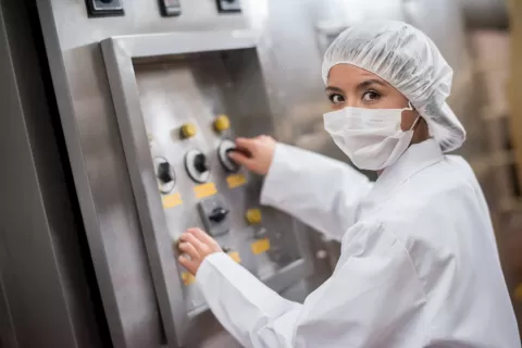 packaging and filling machine worker