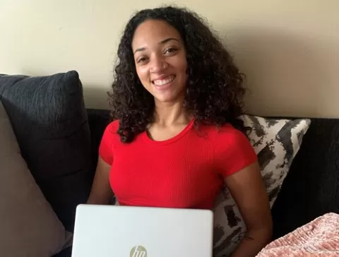 photo of Rachel and her laptop